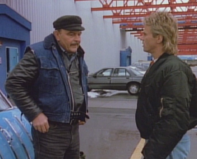 Angus MacGyver Trucs et Astuces - 6x15 Lib�r� sur Parole - <!� 4m47 -->   Earl Dent et son ami Mac